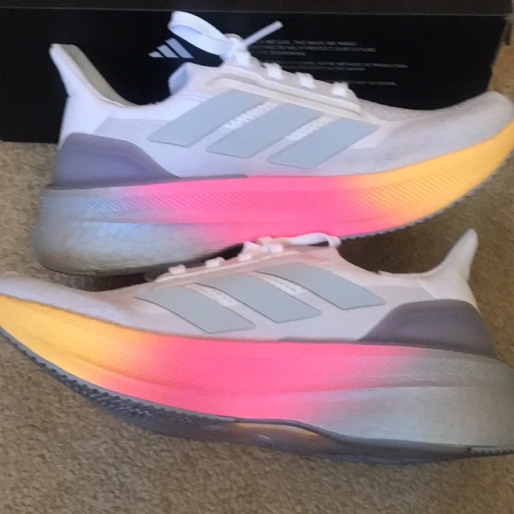 Adidas Women's UltraBoost 5 Running Shoes with Pink Gradient Midsole. EUC. Sz 6.